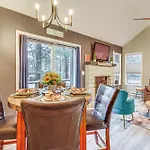 Cozy Cabin With Deck Less Than 1 Mi To Jack Frost Resort!